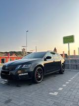 Skoda Octavia 2.0 TDI SCR DSG RS Combi RS - Skoda Octavia: RS TDI Dsg