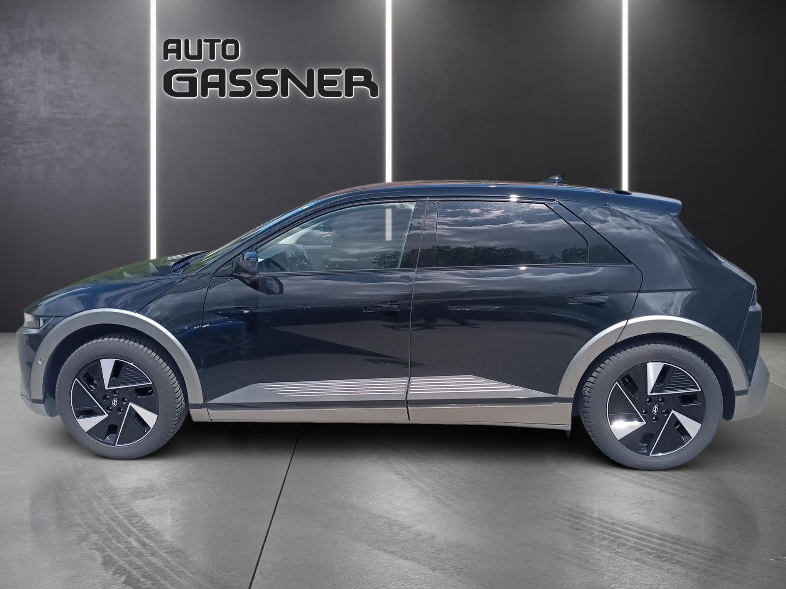 Fahrzeugabbildung Hyundai IONIQ 5 84kWh 325PS 4WD Techniq Parkpaket