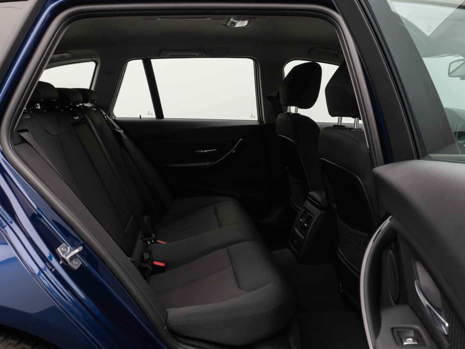 Fahrzeugabbildung BMW 320i Advantage HiFi Navi Lordos PDC LED Alarm