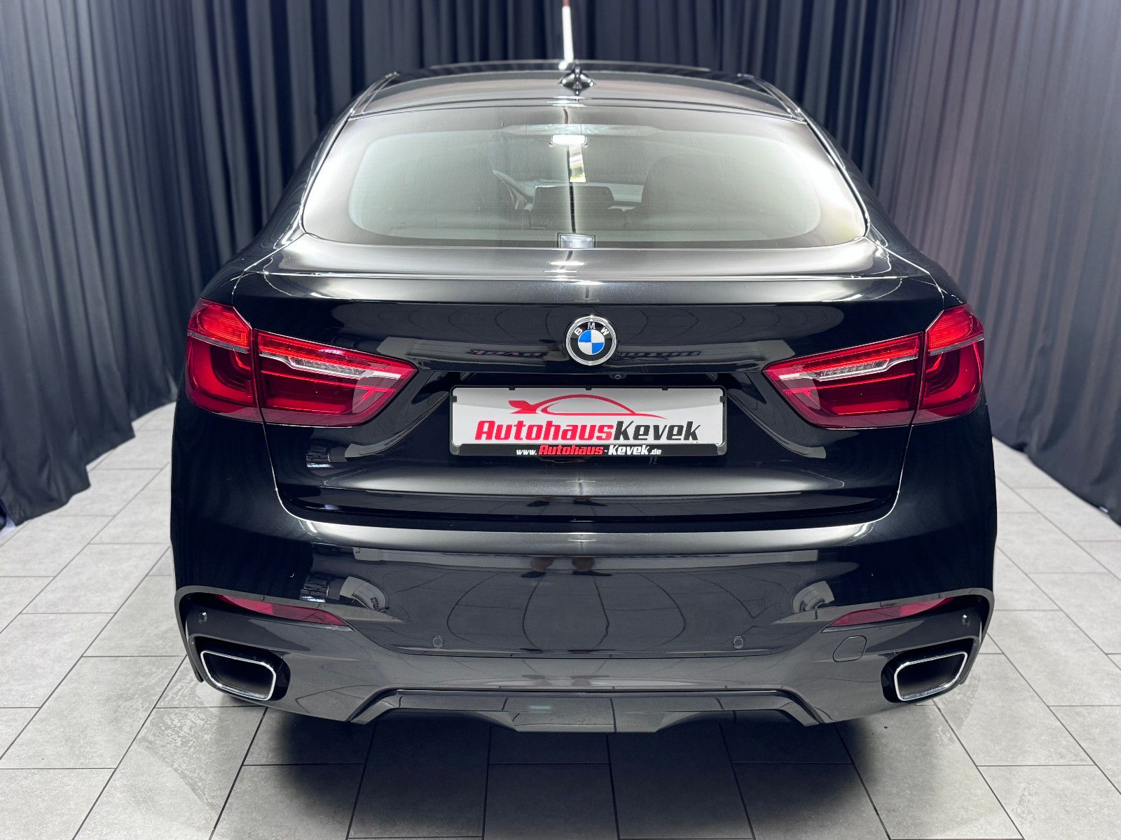 Fahrzeugabbildung BMW X6 40d xDrive*M-PAKET*AHK*NAVI *SOFT-CLOSE