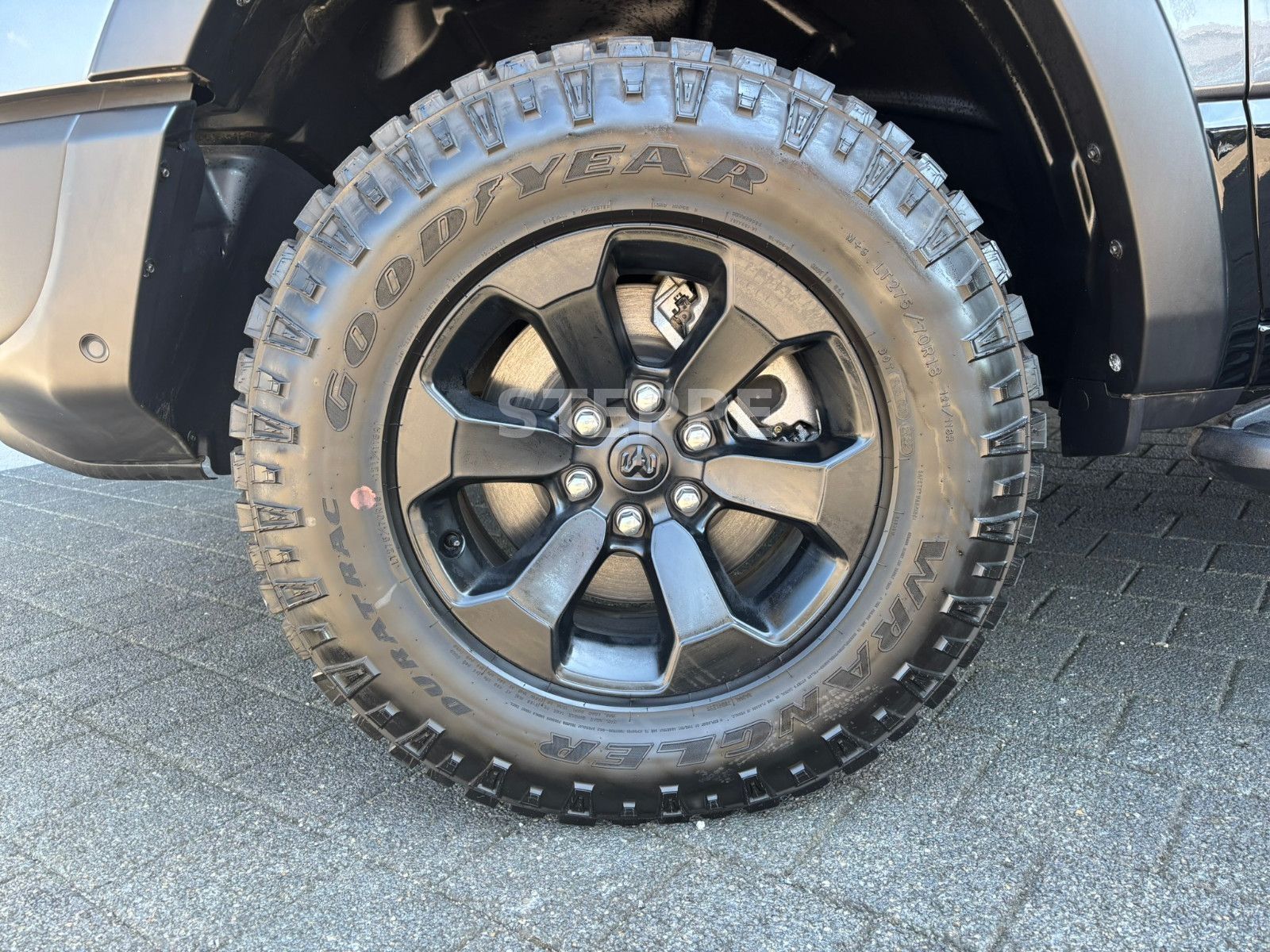 Dodge RAM 1500 REBEL 5,7V8 LPG NIGHT ACC, Luftfed,360°