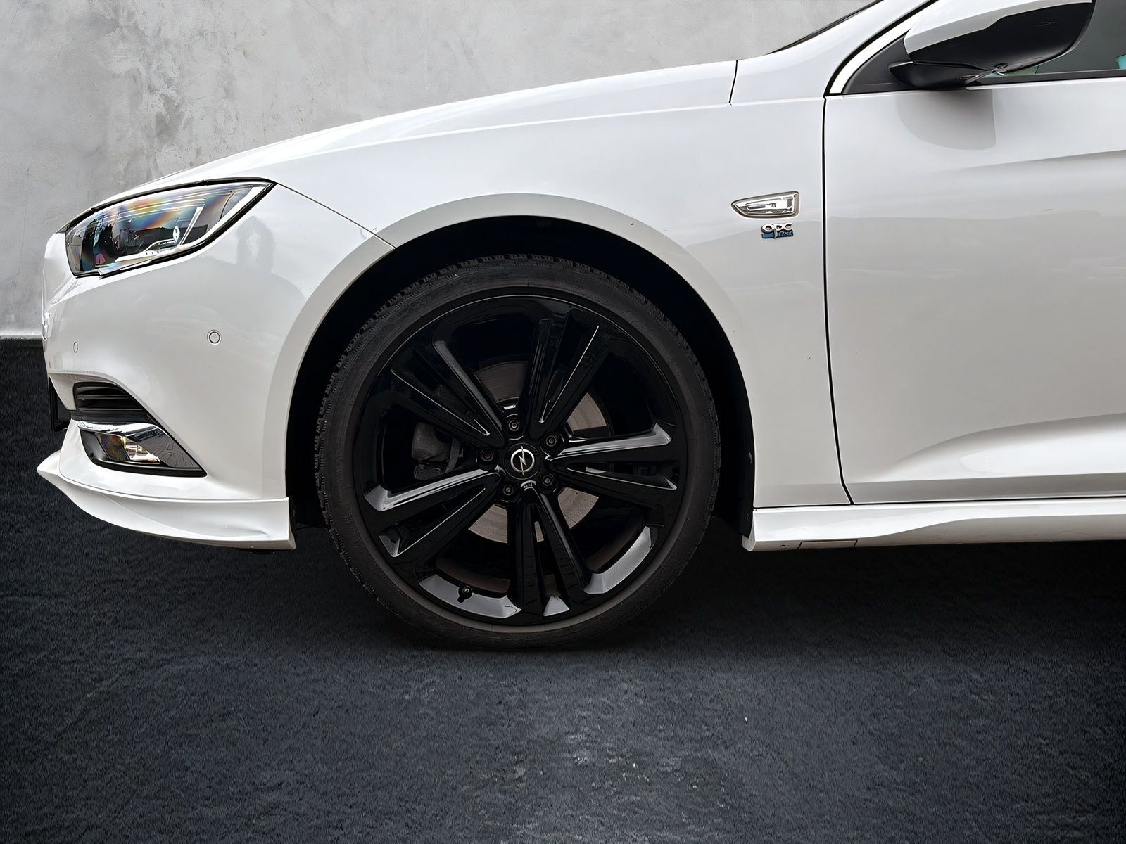 Fahrzeugabbildung Opel Insignia OPC LINE BLACK 360°INNOVATION BOSE STHZ