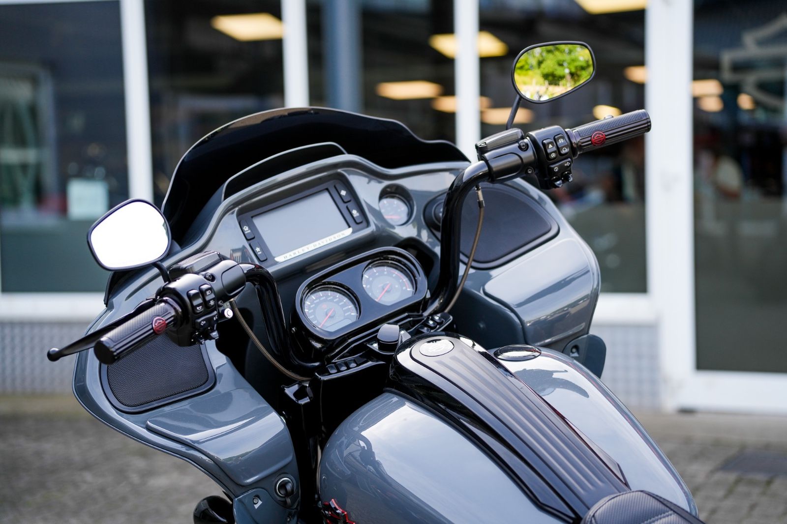 Fahrzeugabbildung Harley-Davidson FLTRXSE CVO Road Glide - JEKILL & HYDE -