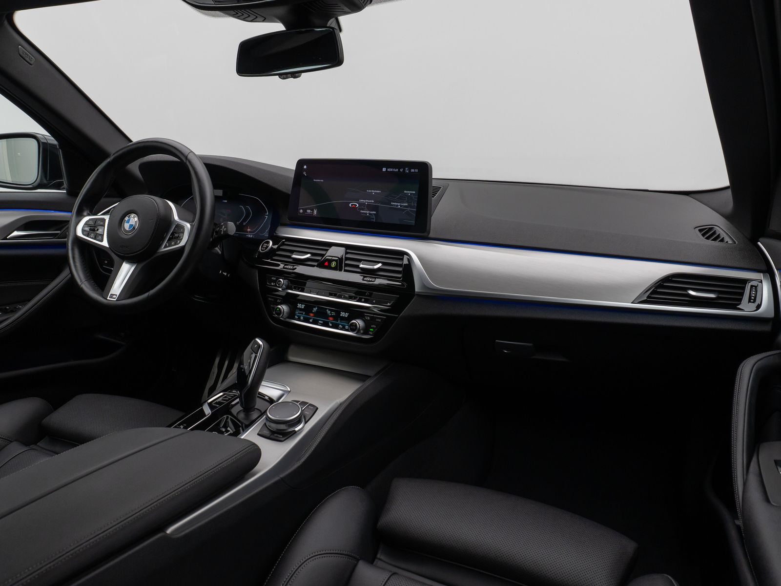 Fahrzeugabbildung BMW 530d  M Sport Kamera Laser HUD DAB HiFi Komfort