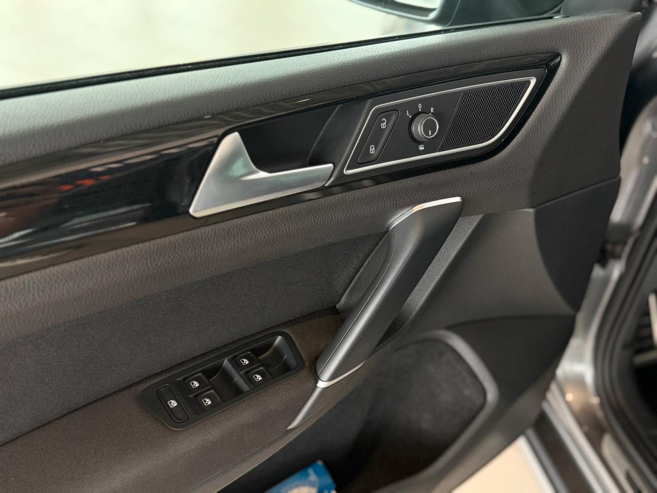 Fahrzeugabbildung Volkswagen Golf Sportsvan TDI DSG SOUND NAVI AHK ACC ALU