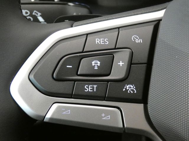 Polo 1.0 TSI R-Line DSG PANO KAMERA GARANTIE