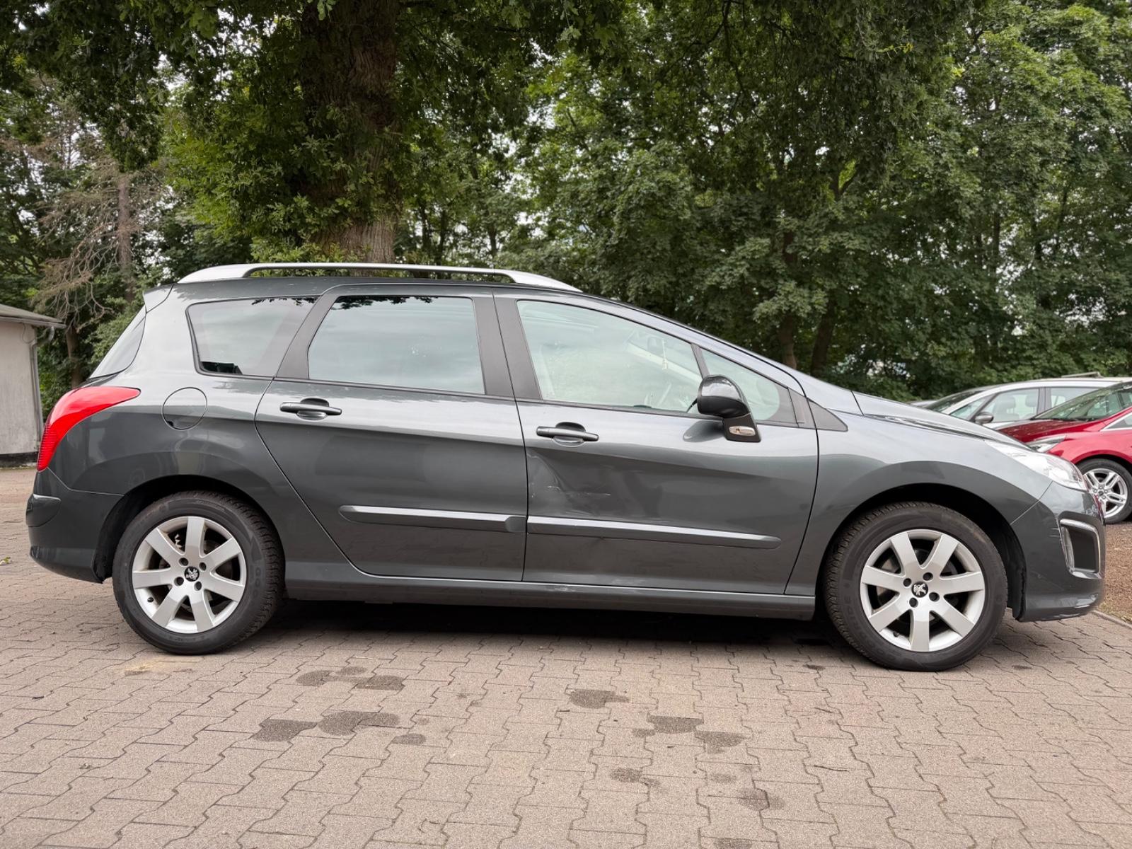 Peugeot 308 2012 — photo 8