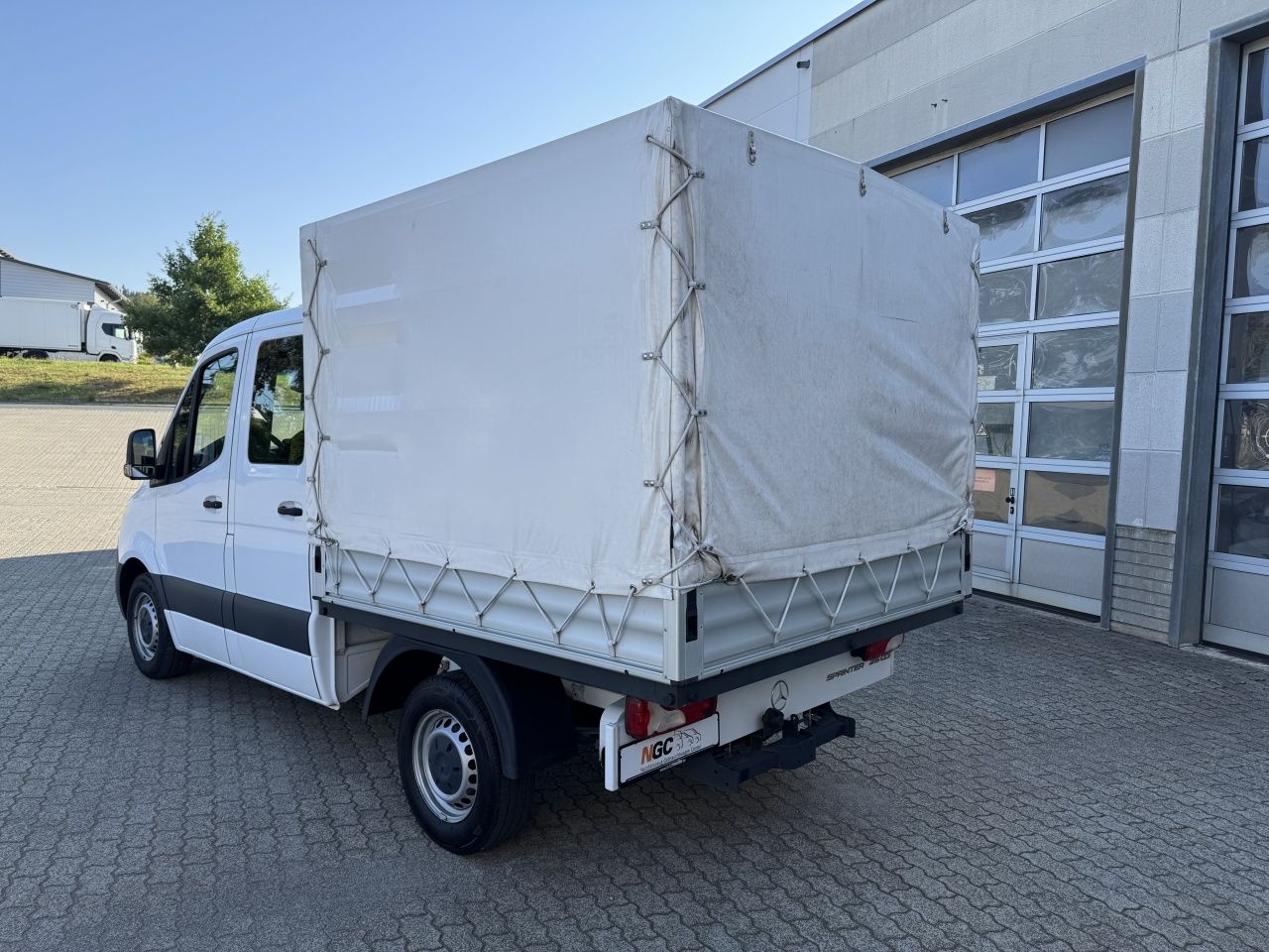Fahrzeugabbildung Mercedes-Benz Sprinter 215CDI Pritsche Doka komp. Klima*Tempom