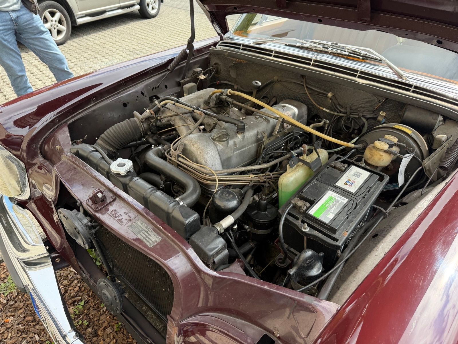 Fahrzeugabbildung Mercedes-Benz 280 SE Automatik / Schweizer Erstzulassung
