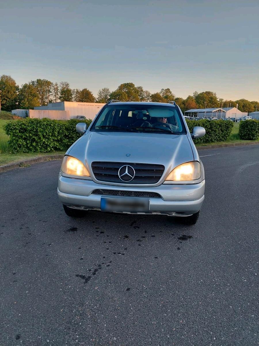 Mercedes-Benz ML 270