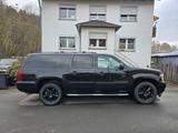 Chevrolet Suburban - schwarze Chevrolet Suburban