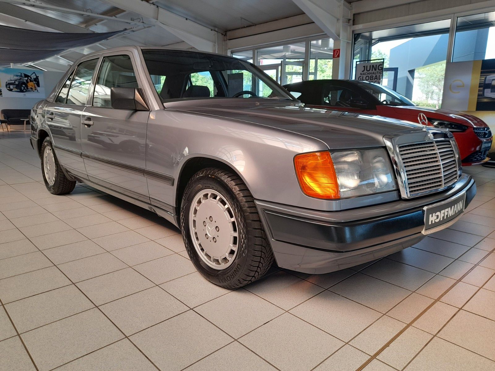 Fahrzeugabbildung Mercedes-Benz E 260 im Originalzustand u. H Kennzeichen