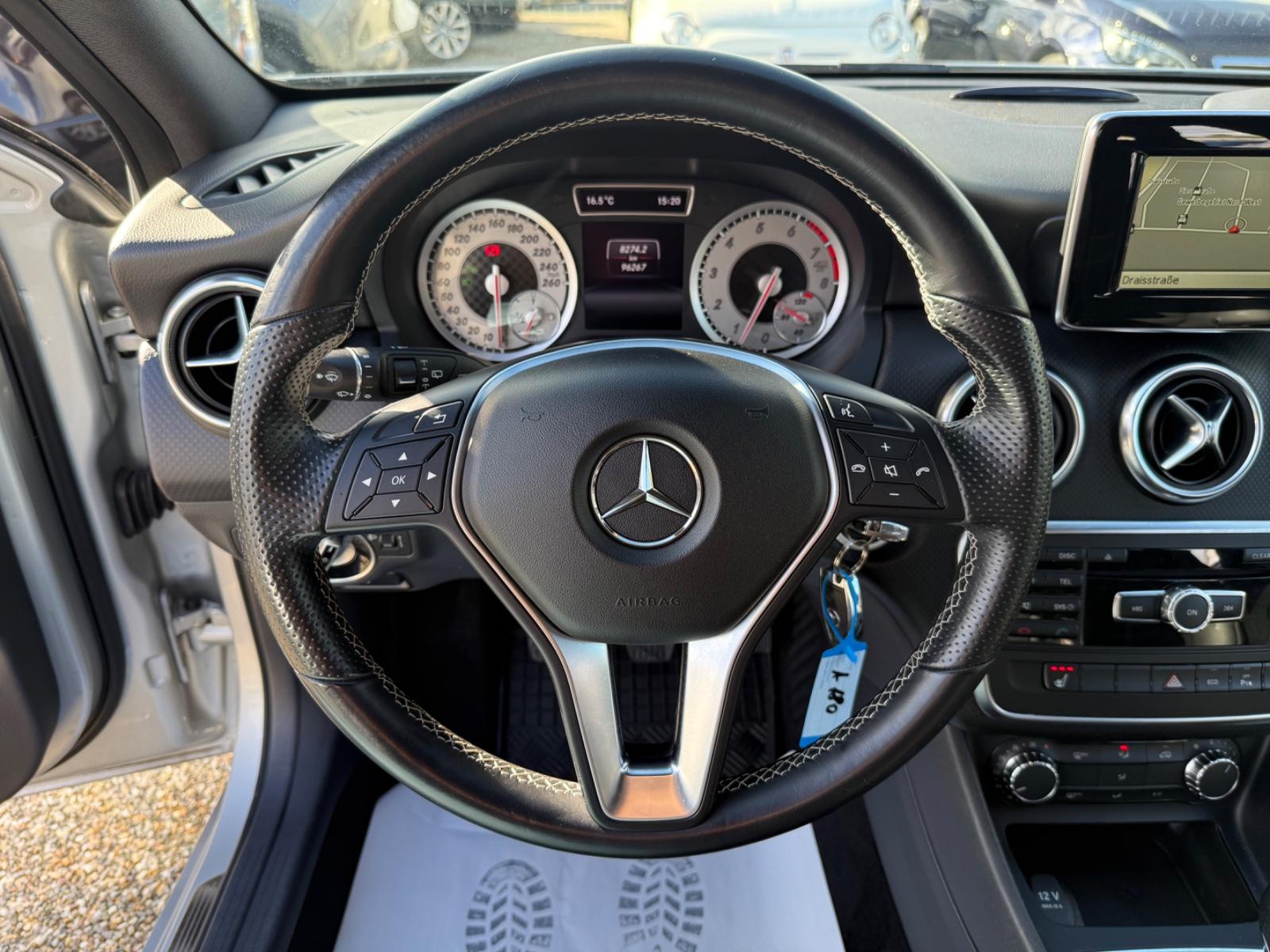 Mercedes-Benz A 180 BlueEfficiency /URBAN/PDC/NAVI/SHZ/USW
