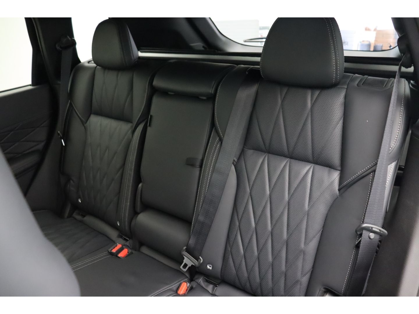 Fahrzeugabbildung Mitsubishi Plug-in Hybrid Outlander Diamant TOP Black mit L