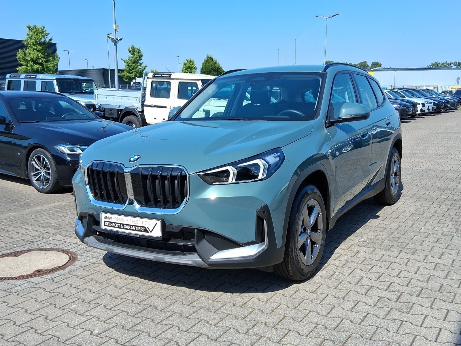 BMW X1 sDrive20i Navi CarPlay Driving Parking Head foto 15