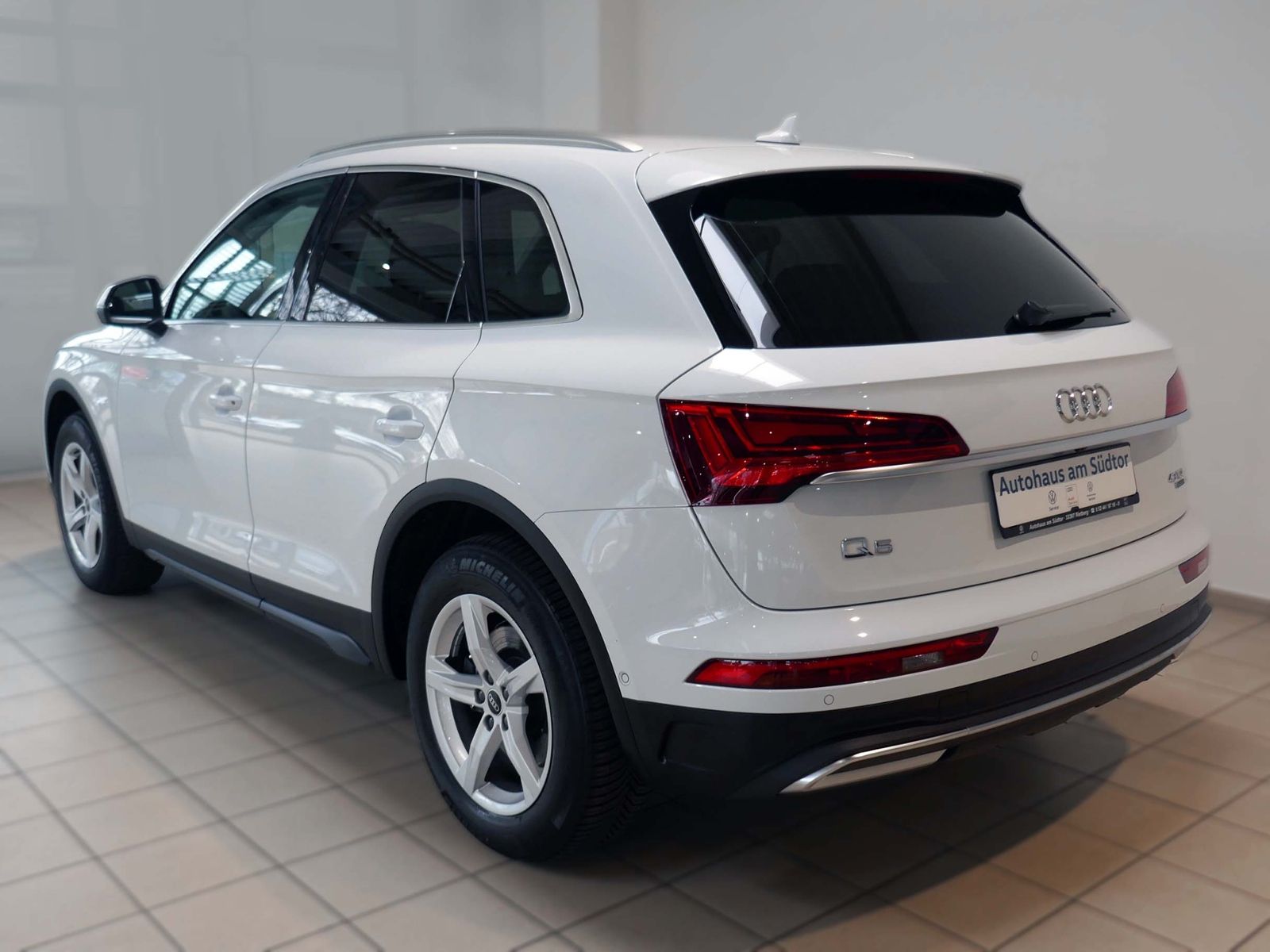 Fahrzeugabbildung Audi Q5 40 quattro 2.0 TDI S-tronic | LED Standhzg.