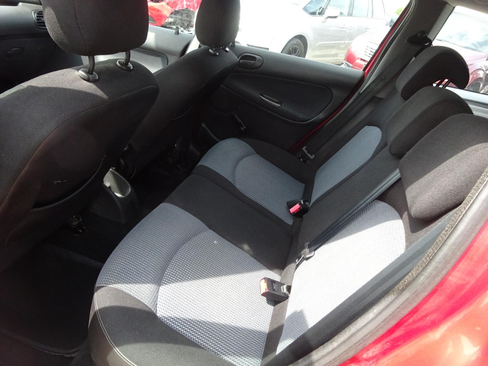 Peugeot  2005 — photo 8