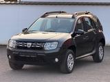 Dacia Duster 1.6 16V Laureate 4x4 *1 Hand*Klima*Navi* - Dacia Duster: 16v