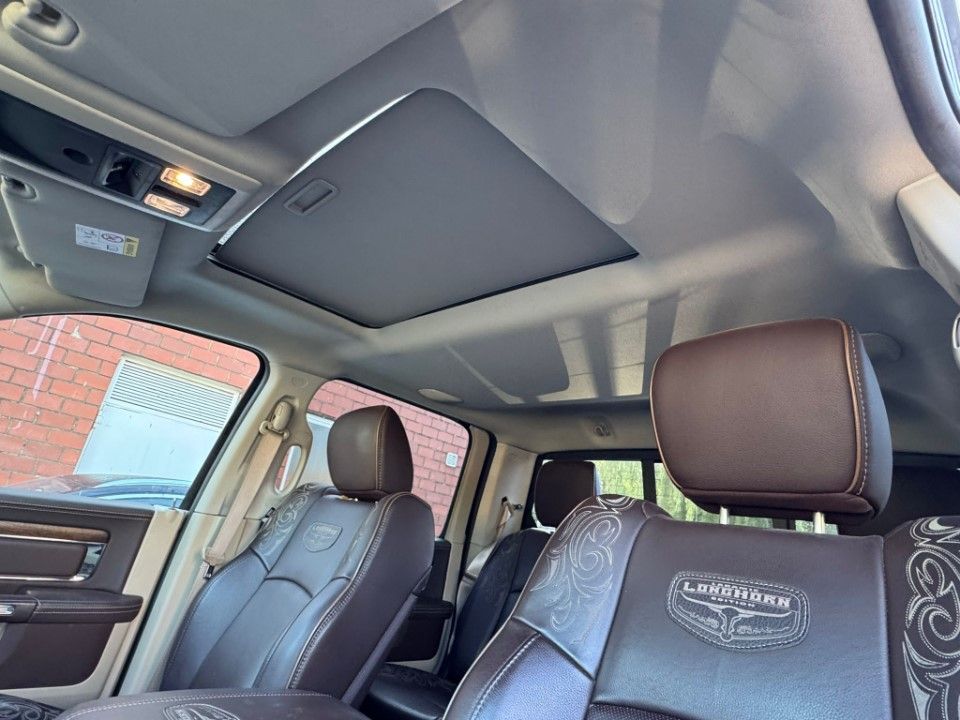 Fahrzeugabbildung Dodge RAM 5.7 HEMI 4x4 Laramie LongHorn LPG 1 Hand