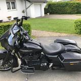 Harley-Davidson Street Glide  - gebrauchte Motorräder in Aachen