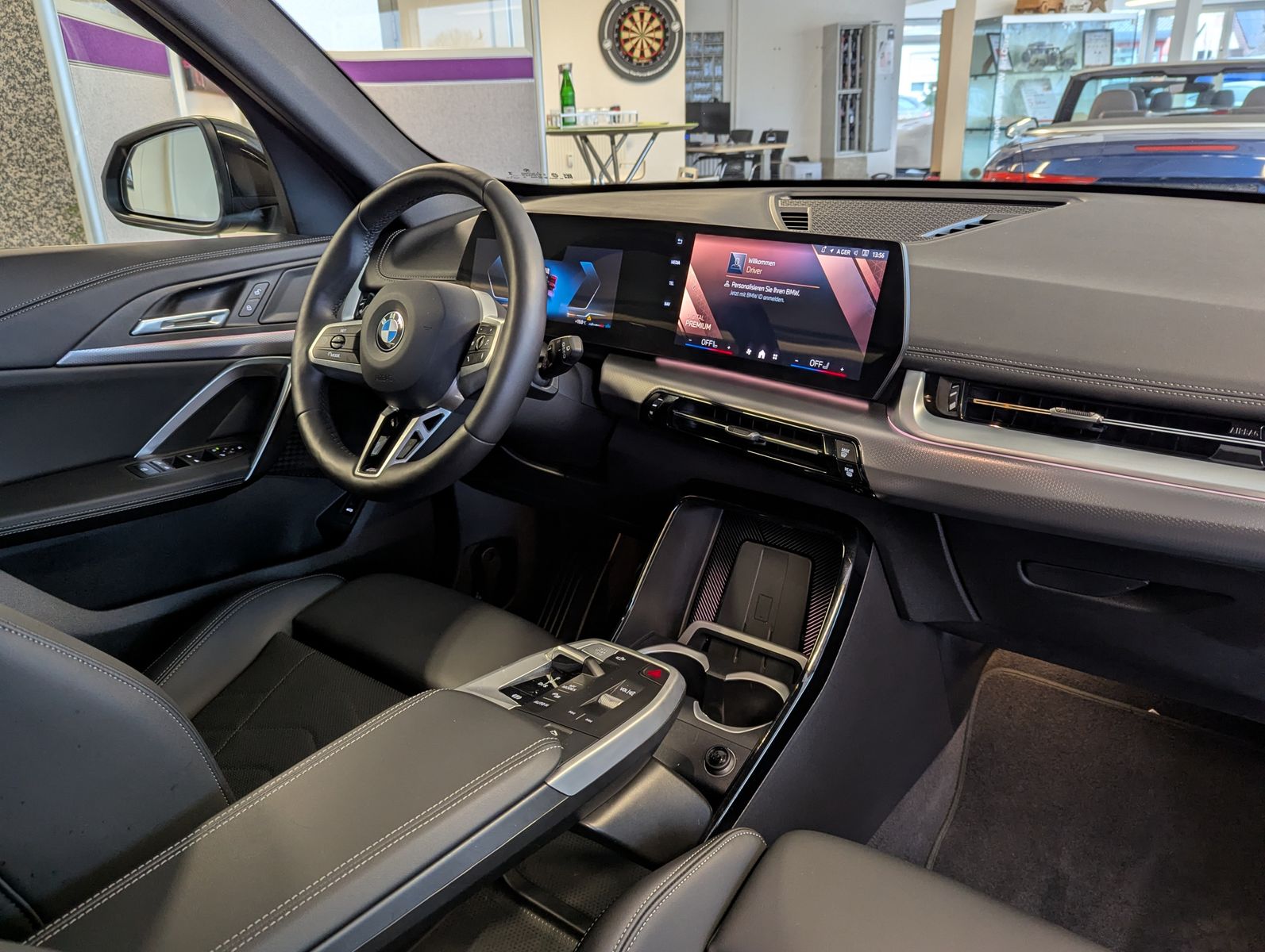 BMW X1 18 d M-Sport Pano Premium-Travel-Paket AHK - Image 11