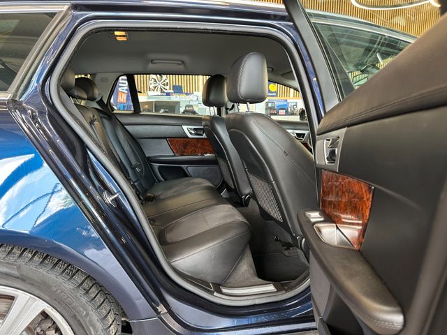 Jaguar XF *Keyless*AHK*BI-XENON*Leder*2-Zonen*