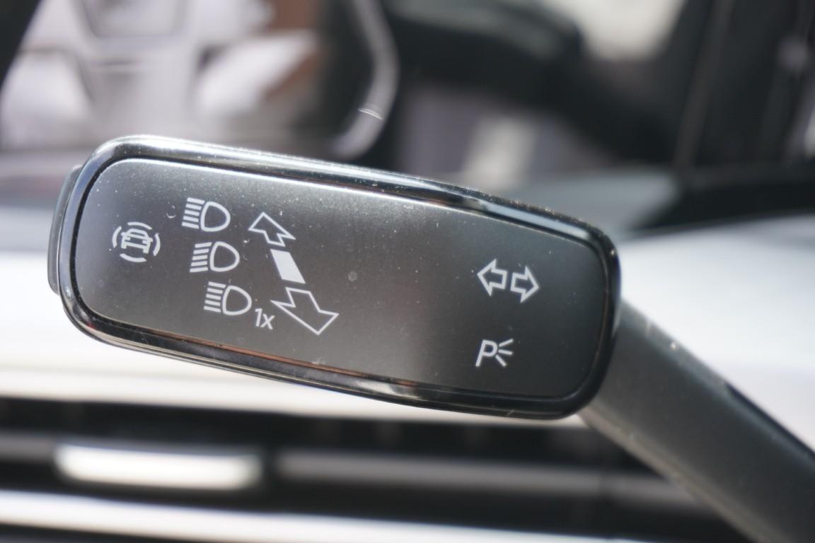 Volkswagen Golf VIII 1.0 TSI Life LED ACC Standheizung AHK, миниатюра 27
