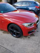 BMW Limousine F30 Baujahr 2013 - BMW 320: F30