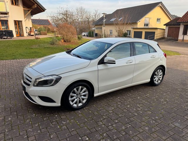 Mercedes-Benz A 180 | Xenon | SHZ | PTC etc. | 2.Hand | 8-fach