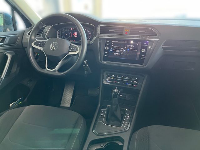 Fahrzeugabbildung Volkswagen Tiguan 1.5 TSI DSG ELEGANCE AHK NAVI GJR