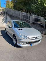 Peugeot 206 - gebrauchte Peugeot 206 aus dem Jahr 2008