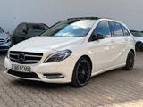 Mercedes-Benz B 250 NIGHT PAKET /KAMERA/PANO/SPUR/TOT/SHZ/AHK/ - Mercedes-Benz B-Klasse Gebrauchtwagen in Stuttgart