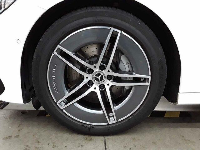 Fahrzeugabbildung Mercedes-Benz E 220 d AMG AHK+DISTR+MEMORY+DIGITAL+360°