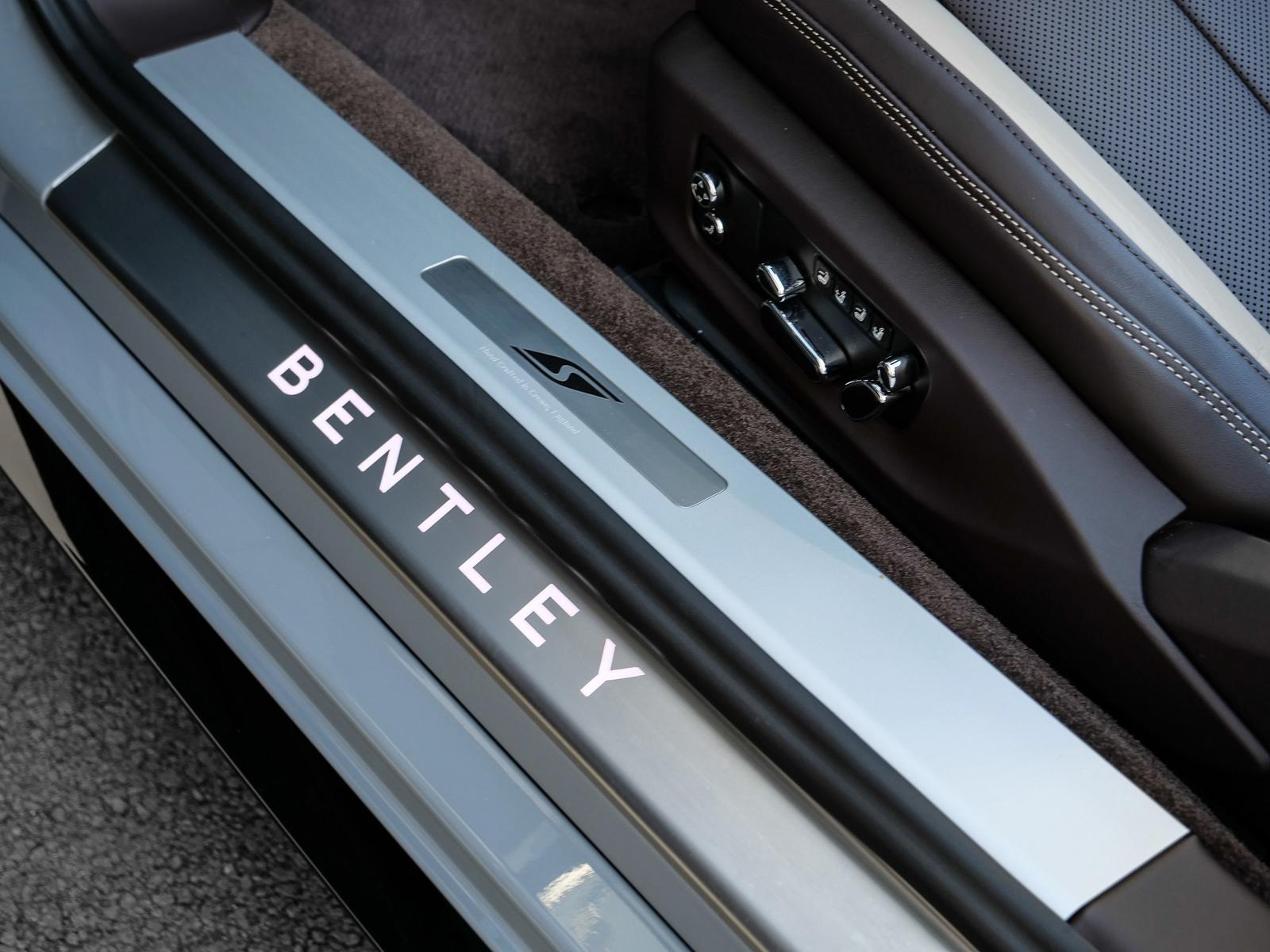 Bentley Continental GTC S Touring Spec, Rotating Display
