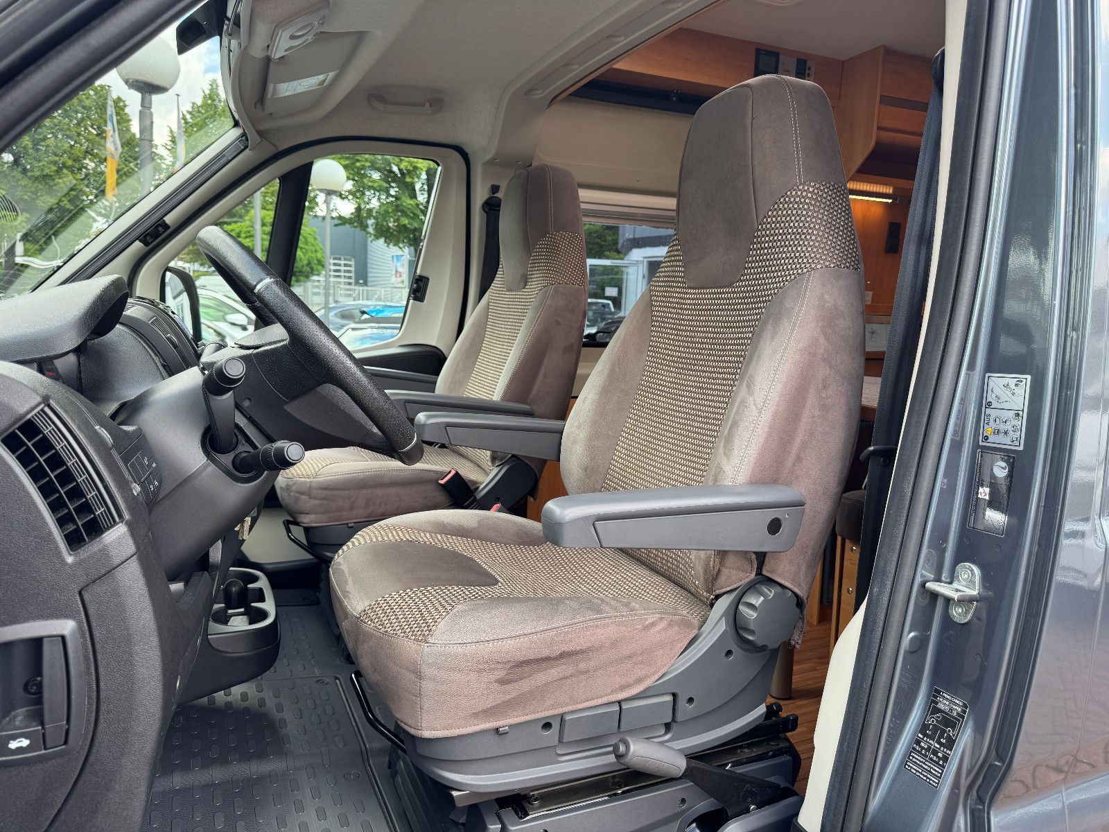Fahrzeugabbildung Pössl 540 ROADCAMP R NAVI KAMERA RAUMBAD 1.HAND