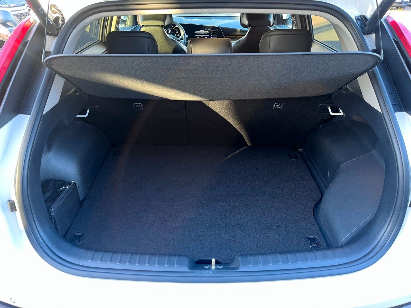 Fahrzeugabbildung Kia Niro Plug-in Hybrid Spirit AHK Komfort Technik