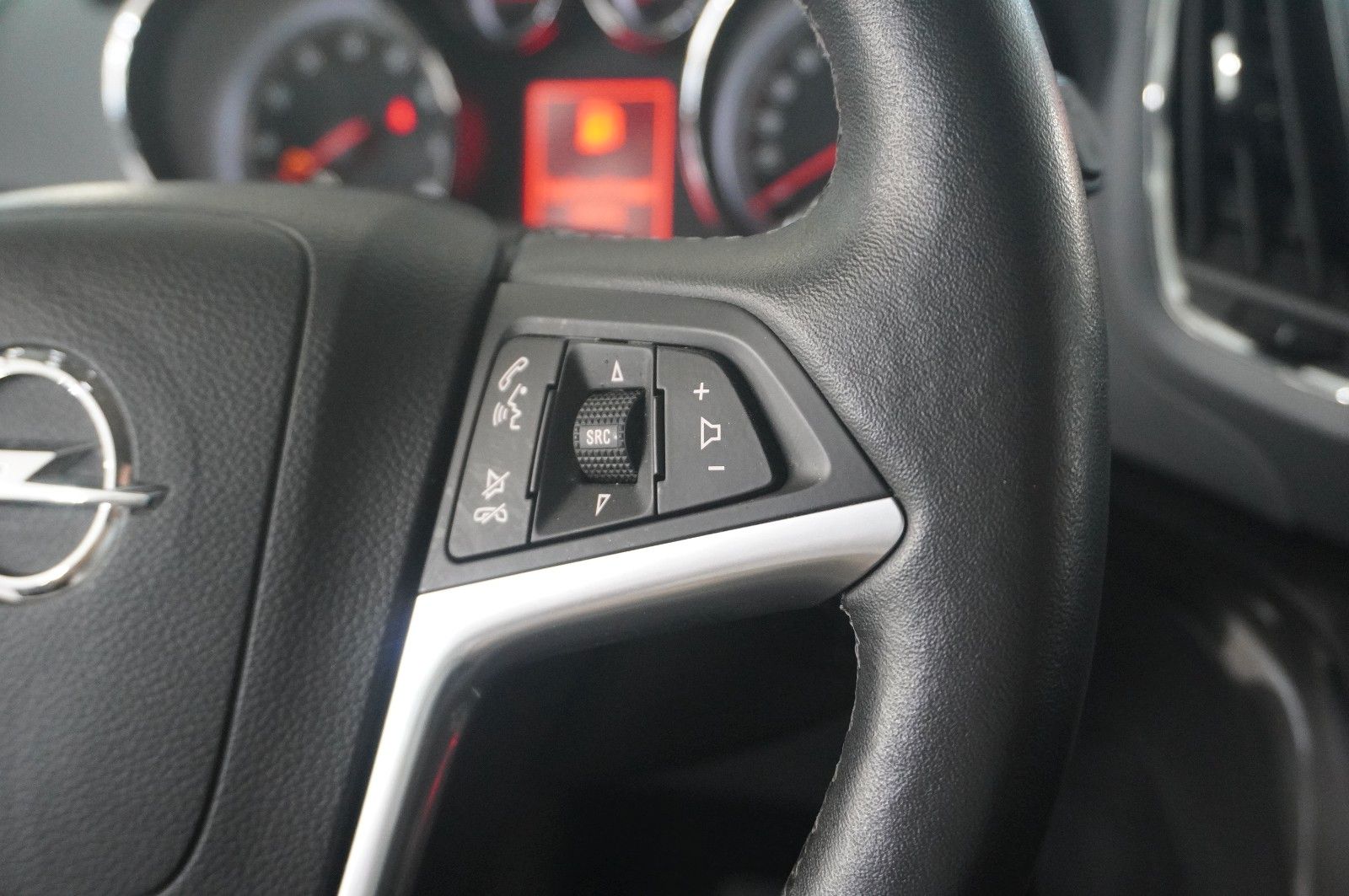 Fahrzeugabbildung Opel Zafira C Tourer 1.6T INNOV. 7-SITZ NAVI/SHZ/AHK