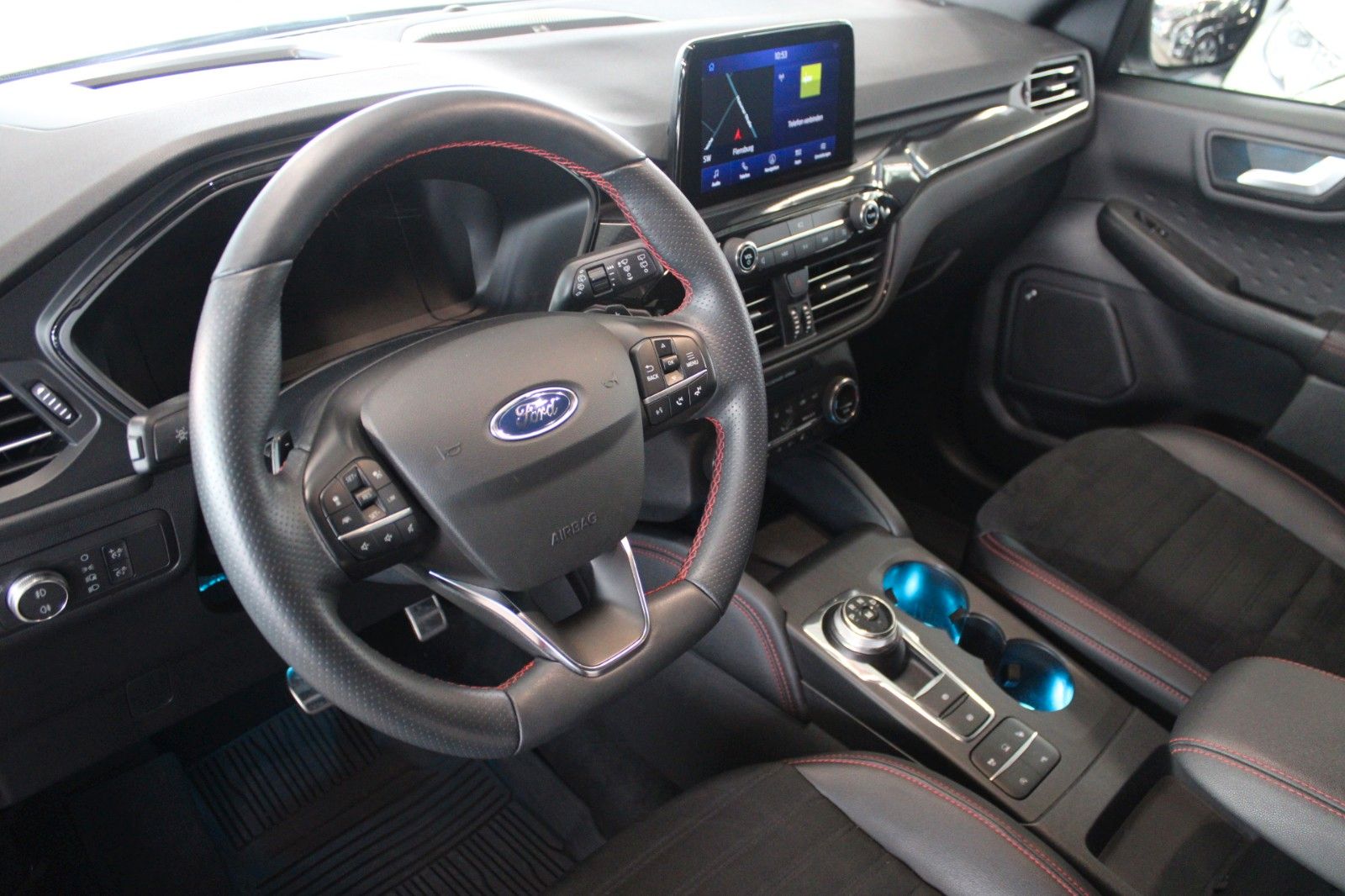 Fahrzeugabbildung Ford Kuga ST-Line X Automatik LED ACC 2xCam WinterPak