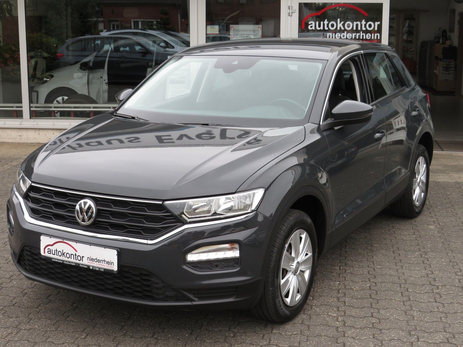 Fahrzeugabbildung Volkswagen T-Roc  PDC, SITZH. APP-CONNECT/NAVI CLIMATR. 1