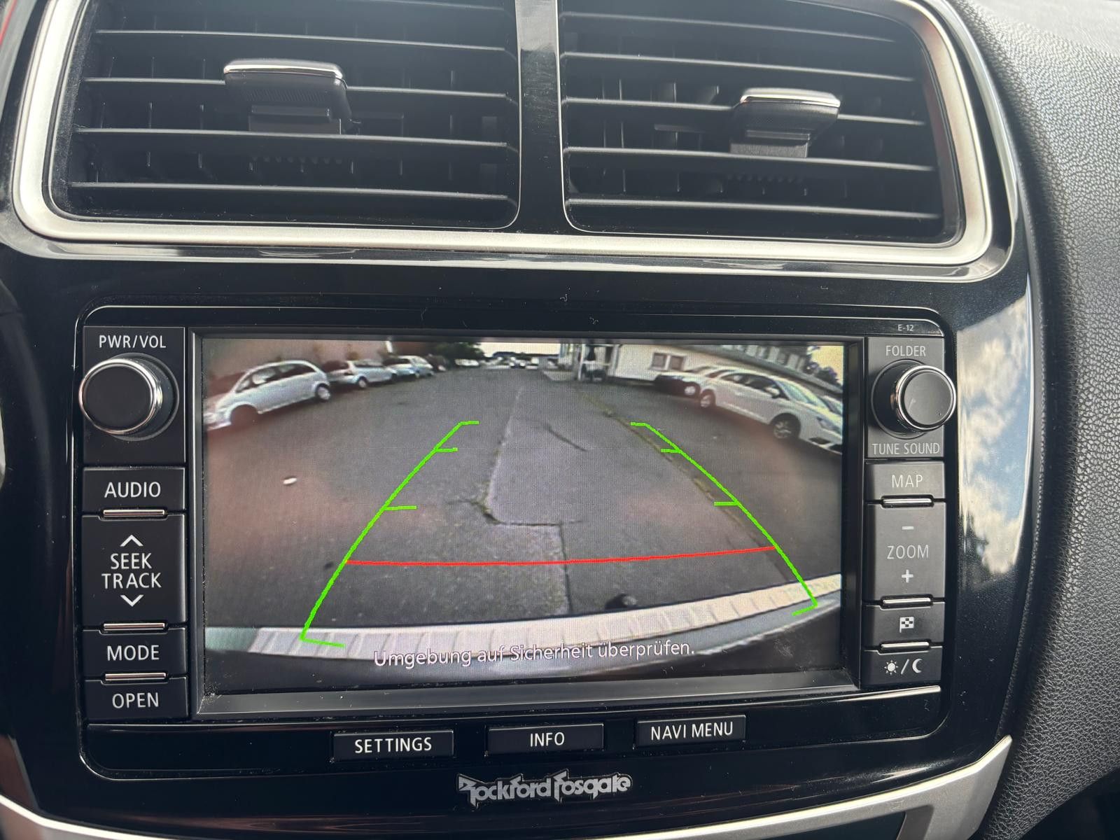 Fahrzeugabbildung Mitsubishi ASX Top 4WD-XENON-AHK-PANO-SHZ-KAMERA-TEMP-KLIMA