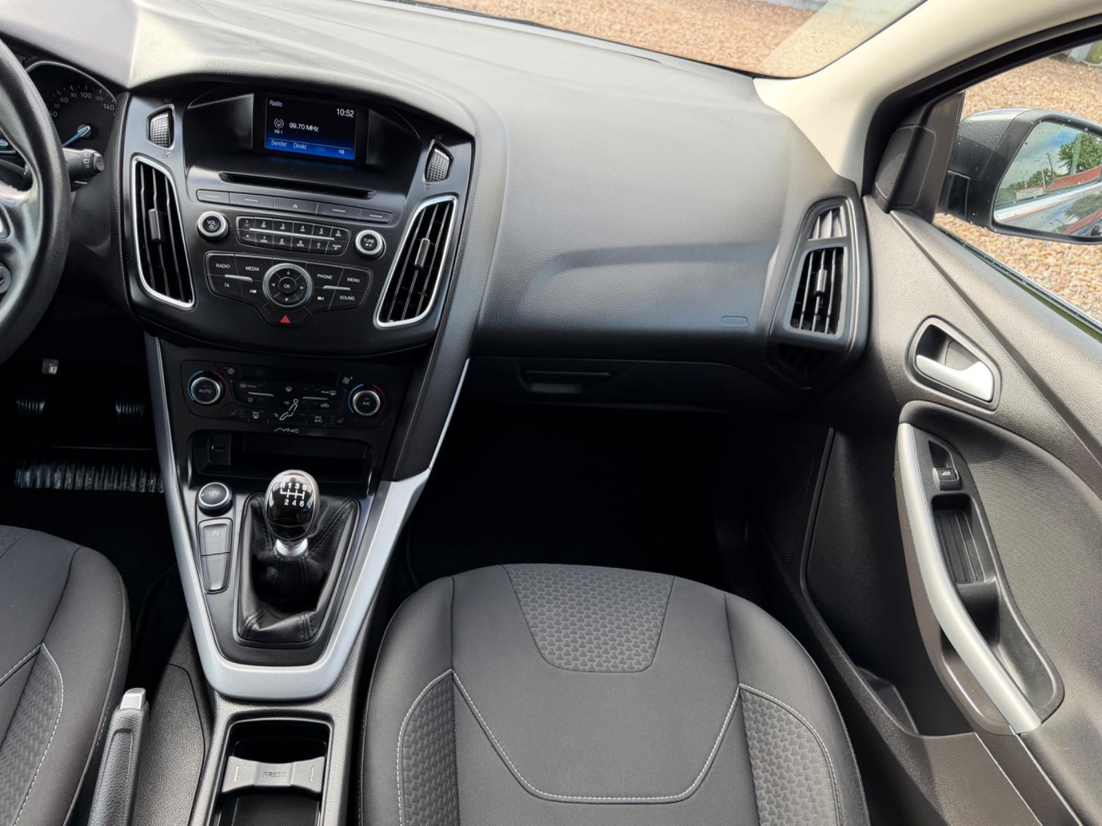 Ford Focus Turnier Sport Sportsitze Sport Lenkrad