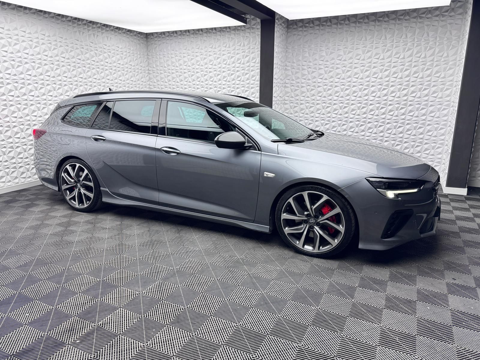 Fahrzeugabbildung Opel 2.0 TURBO GSI 4x4 OPC/ACC/BOSE/KEYL/HUD/MASSAGE