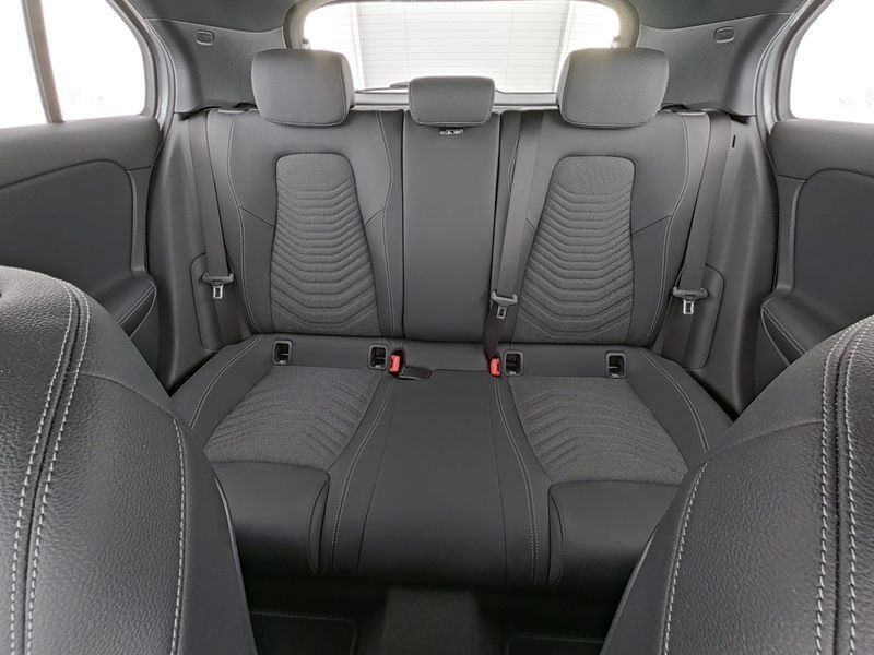 Fahrzeugabbildung Mercedes-Benz A 180 d Progressive*Kamera*LED*CarPlay*SHZ*PDC*
