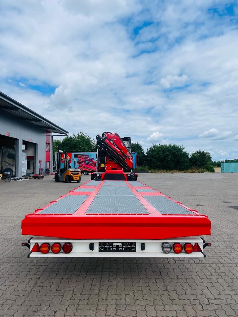 Fahrzeugabbildung Andere Wiese Stufensattel Tieflader mit Kran Fassi F545