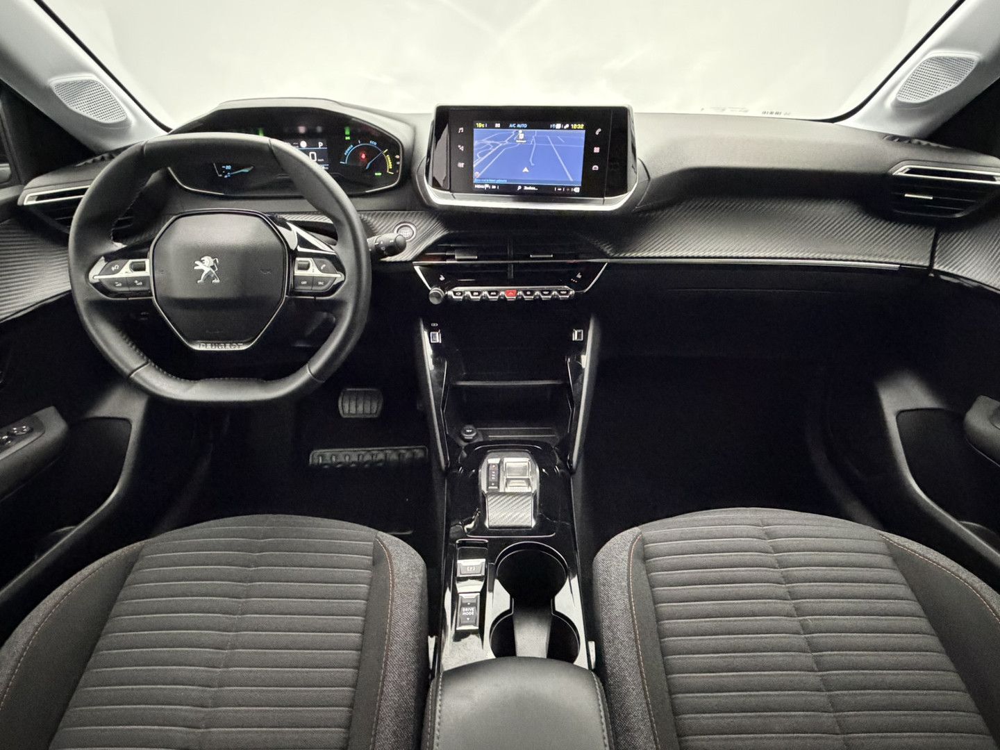 Peugeot e-208 EV Active Pack 50 kWh 3-Fase SOH 95,6% | s imagem 2