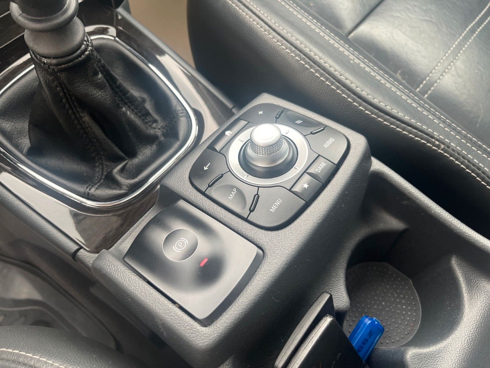 Renault Koleos dCi 175 FAP 4x4 Night and Day – Bild 17