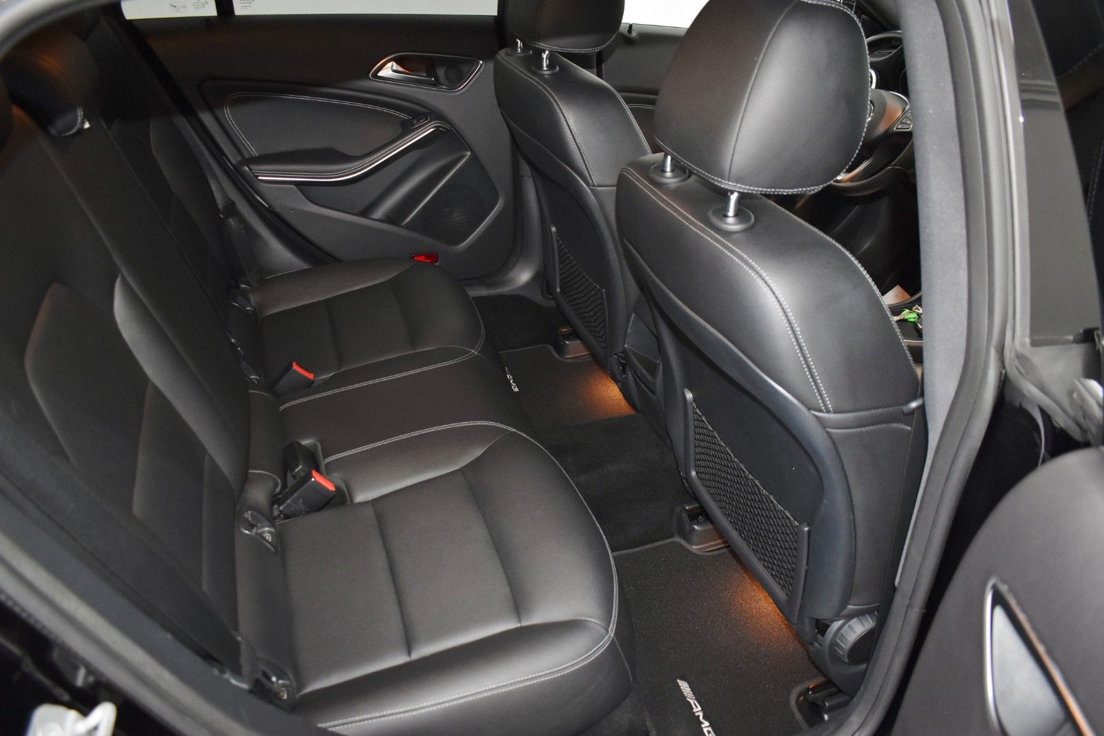 Fahrzeugabbildung Mercedes-Benz CLA 180 SB, Urban Leder,Navi,LED,8fach bereift!