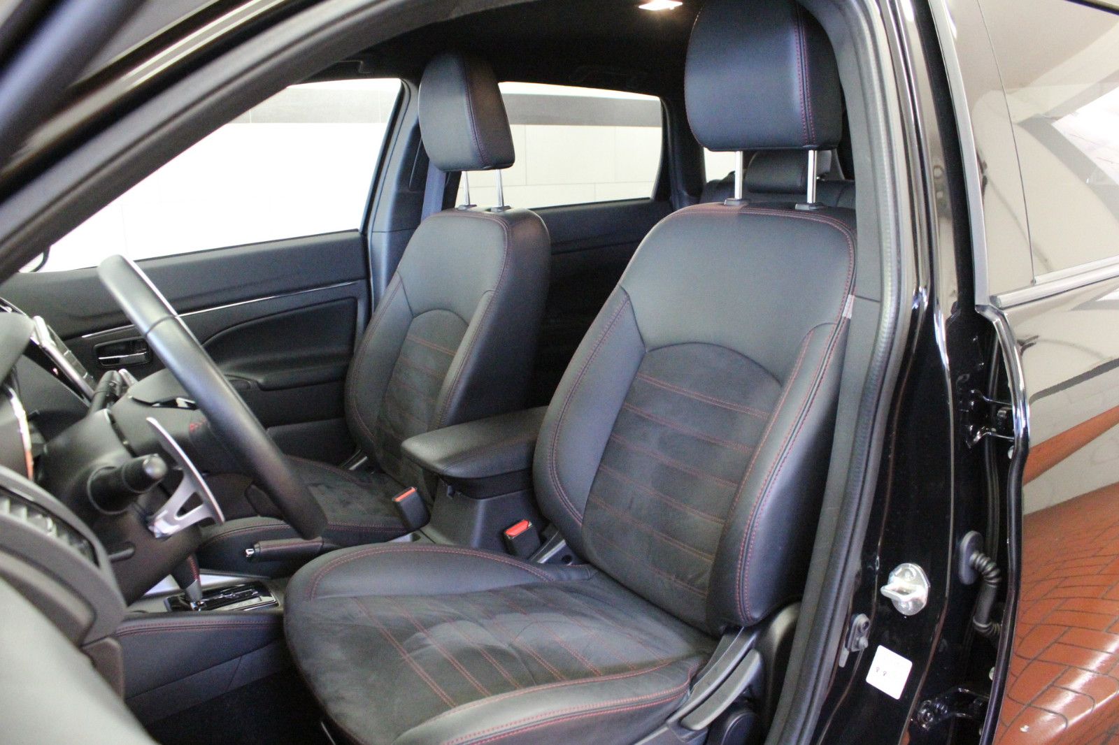 Fahrzeugabbildung Mitsubishi ASX 2.0 MIVEC CVT 2WD Spirit+