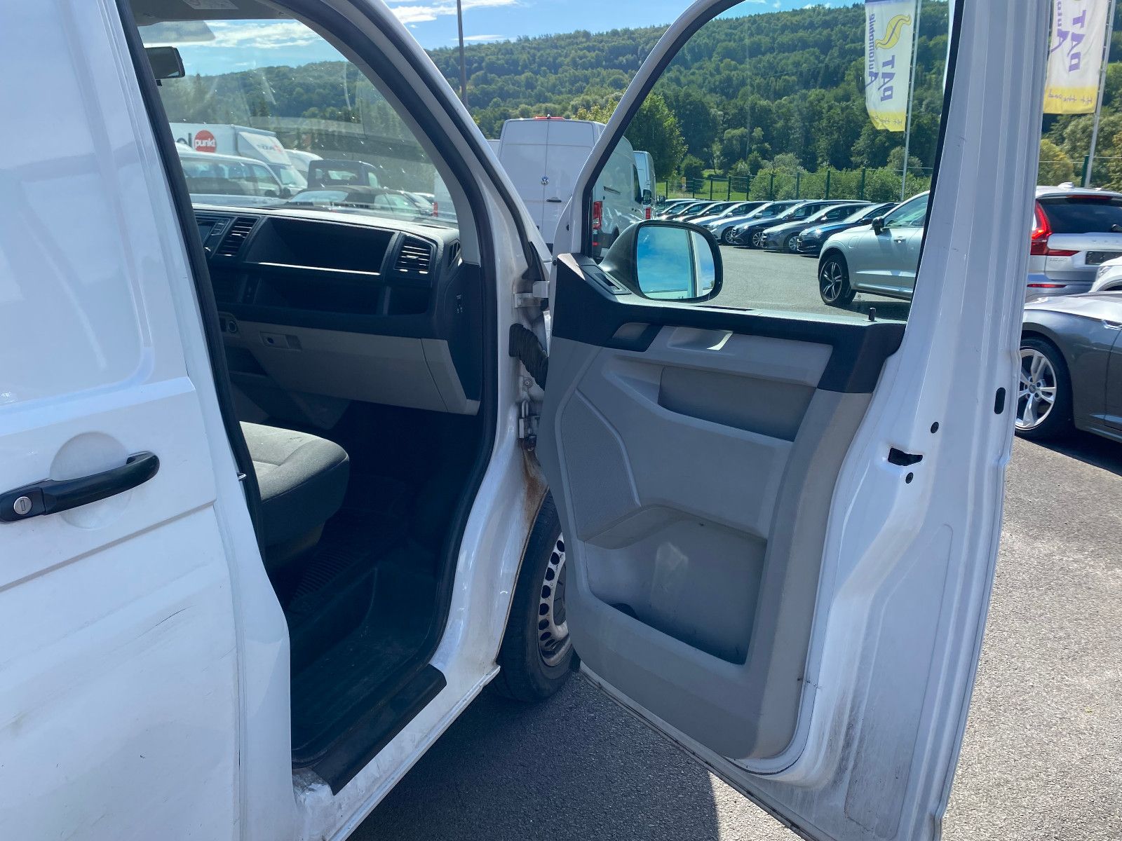 Fahrzeugabbildung Volkswagen T6 Transporter EcoProfi 3-Sitzer AHK SHZ Klima