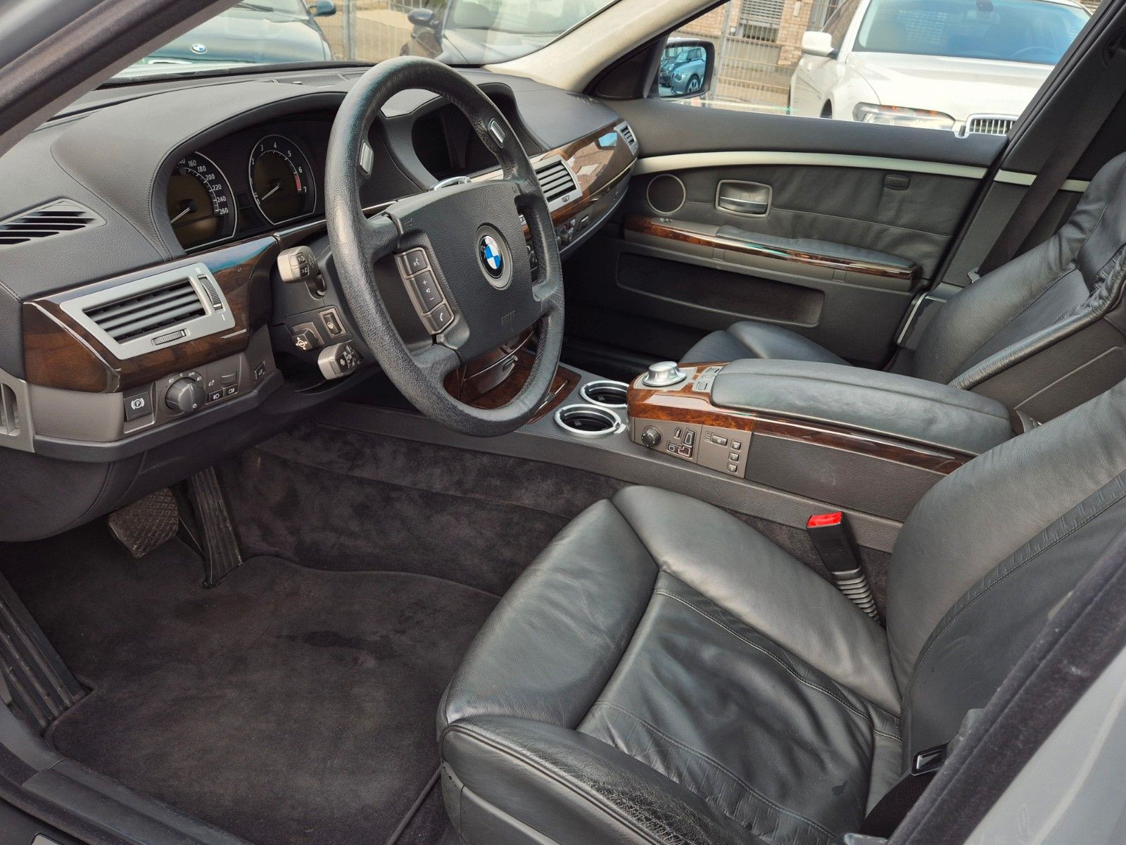 Fahrzeugabbildung BMW 760Li A/Erstlack/Orig. km/Ausnahmezustand